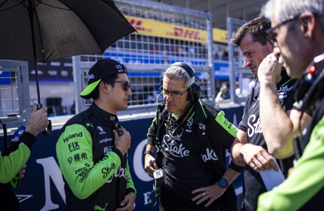 V体育-独家对话周冠宇②：万一梦想实现是对自己强烈肯定