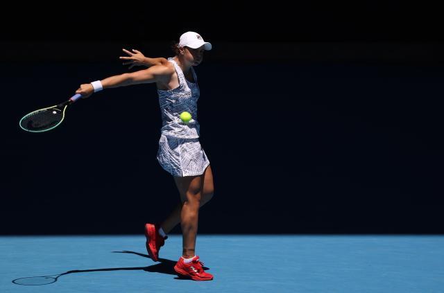 V体育官网-澳网迎史上最“陌生”女单八强 谁将捧起达芙妮杯？